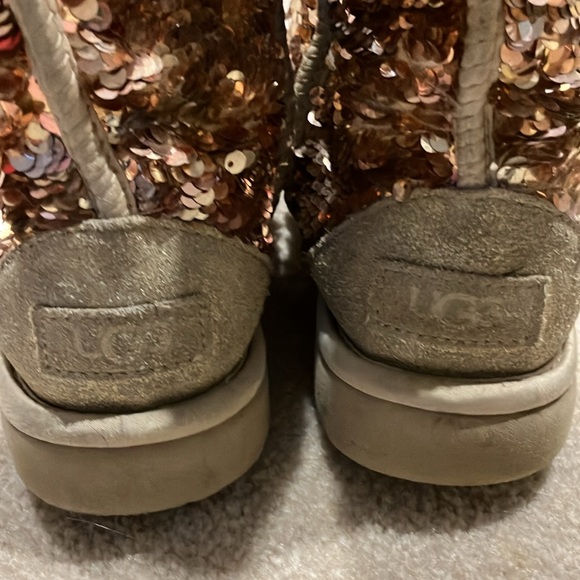 Ugg boots gold sequin with tan in very good condition. - Picture 5 of 12